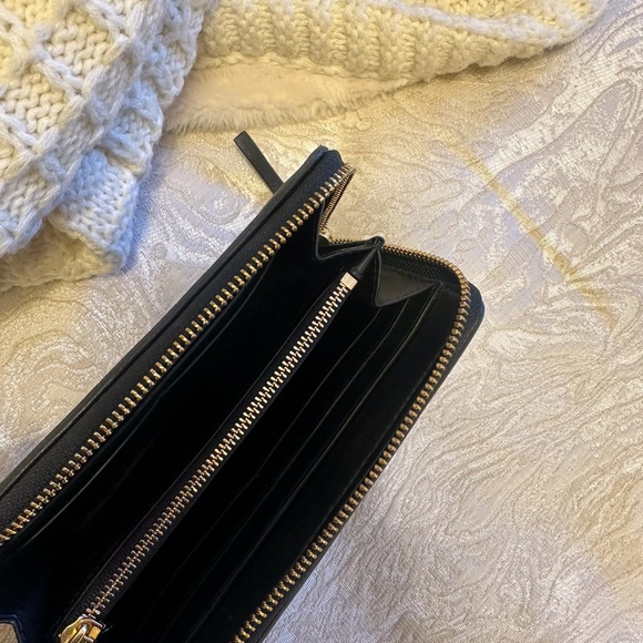 Tory Burch Black Quilted Wallet - Picture 3 of 3